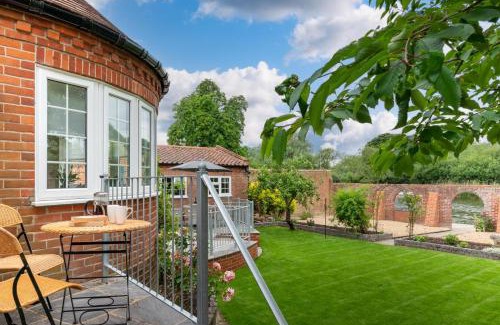Beccles House | Riverside Lodge