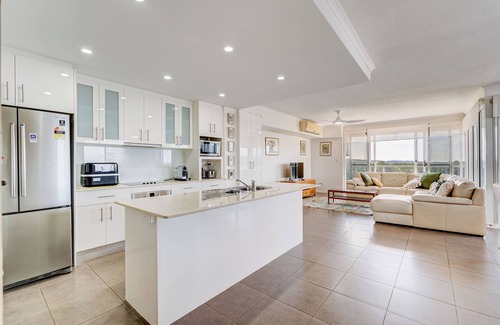 Innisfail Apartment | Riverside Luxe Penthouse Escape