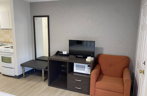 Okanagan-Similkameen Hotel | Riverside Motel