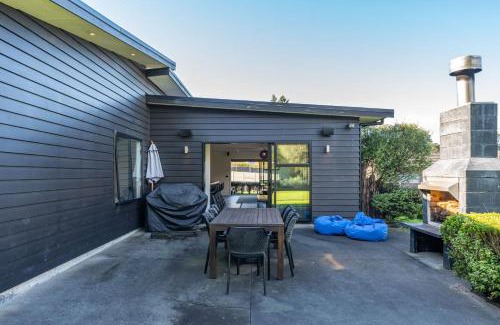 Rangatira Park House | Riverside