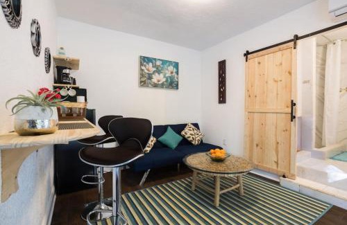 Newtown Apartment | Riverside Oasis