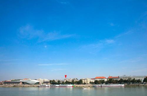 Belso-Ferencvaros Apartment | Riverside Panorama Apartment