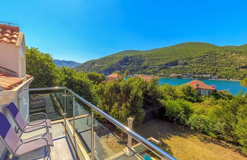 Mokosica Villa | Riverside Place