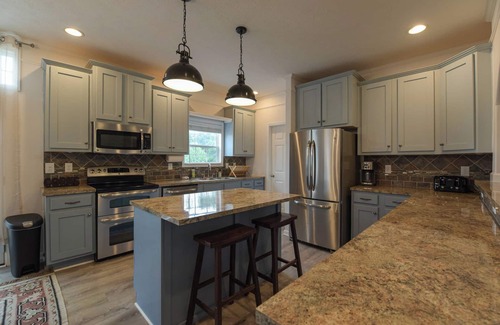 Arden House | Riverside Ranch by AvantStay | Mins to Downtown