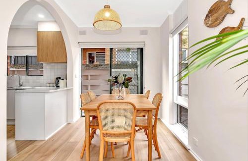 Glenelg North House | 'Riverside Refuge' A Contemporary Gem near the Beach