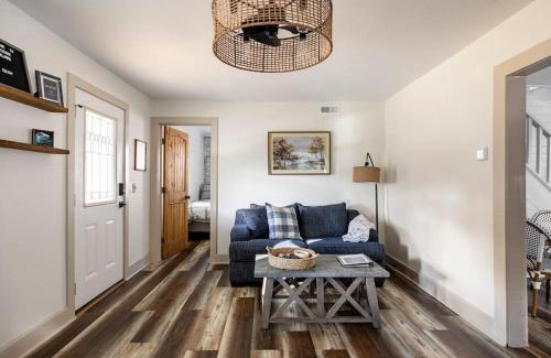 Franklin House | Riverside Relaxer w/Hot Tub+Fire Pit +Wifi & view