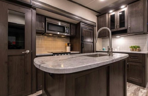 Regional District of Nanaimo RV Rental | Riverside Resort - Luxury Glamping Rental