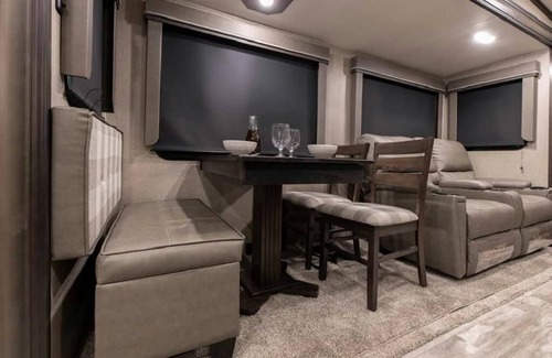 Regional District of Nanaimo RV Rental | Riverside Resort - Luxury Glamping Rental