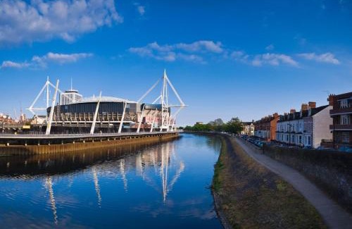 Riverside Apartment | Riverside Retreat - Cardiff