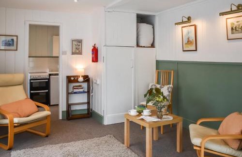 Beccles House | Riverside Retreat