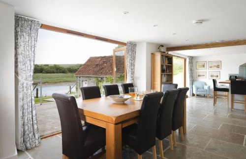 Westleigh House | Riverside Retreat