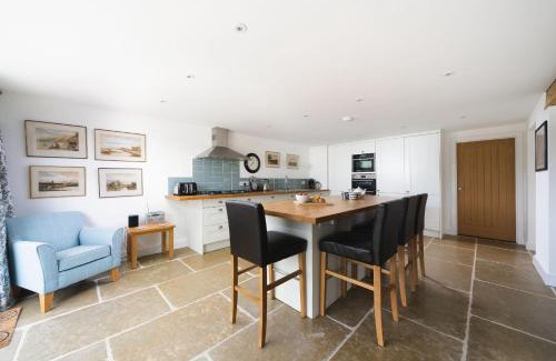 Westleigh House | Riverside Retreat