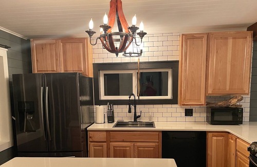 Riverside House | Riverside Retreat close to beaches, wineries, and beautiful golf courses.