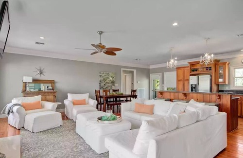 Atchafalaya House | Riverside Retreat w/Pool & Water Front Dock in Louisiana's Paradise!