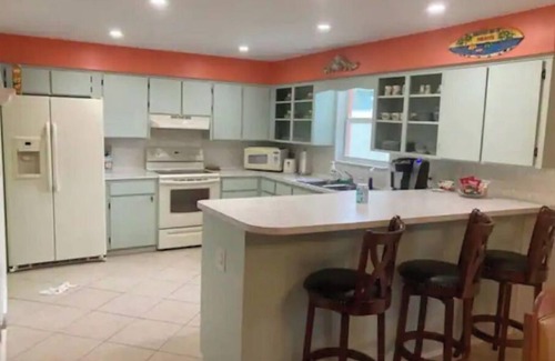 Holly Hill House | Riverside Retreat 3/2 Home With River View