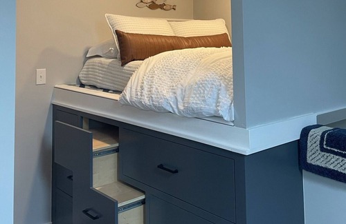 Roselawn Finance Apartment | Riverside Retreat
