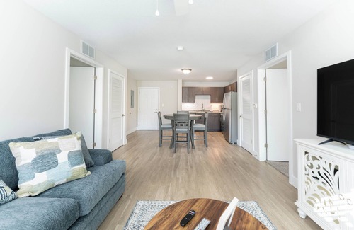Tuscaloosa Condo | Riverside Retreat with Stunning Views, Pool, and Prime Tuscaloosa Location!