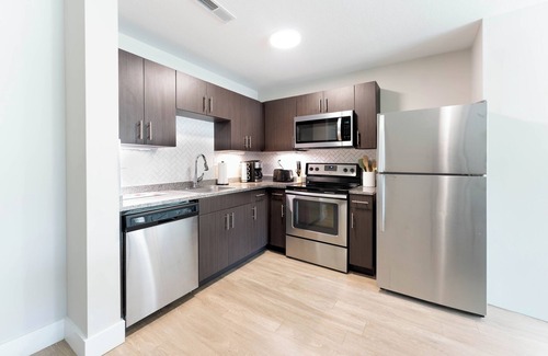Tuscaloosa Condo | Riverside Retreat with Stunning Views, Pool, and Prime Tuscaloosa Location!