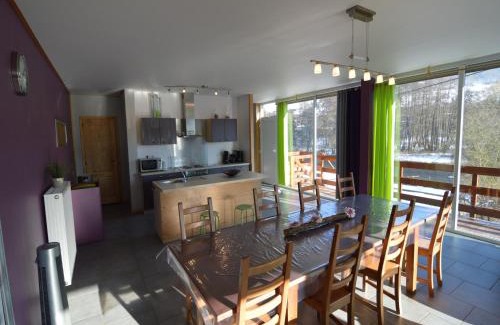 Coo House | Riverside Retreat with Sauna