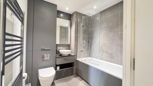Custom House House | Riverside Rooms and Apartments