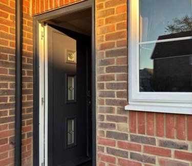 Thamesmead East Apartment | Riverside Stay with Parking in SE Ldn