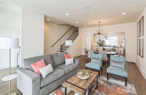 Metrocenter - North Rhodes Park House | Riverside Townhome for 8 w/Rooftop Deck!