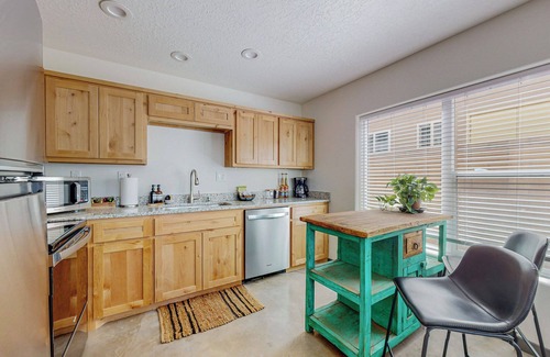 Barelas House | Riverside Townhome