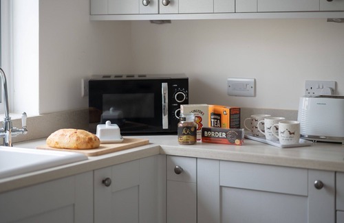 Instow Cottage | Riversmeet, beachside property sleeping 6