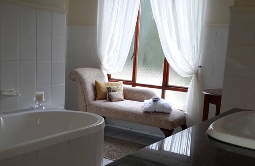 Claremont House | Riversong Guest House