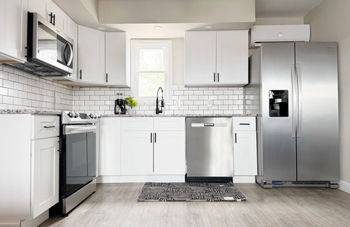 Newburgh Apartment | RiverStone Retreat B