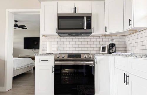 Newburgh Apartment | RiverStone Retreat E