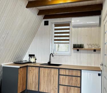 Pilipets Ski Chalet | Riverview cottage