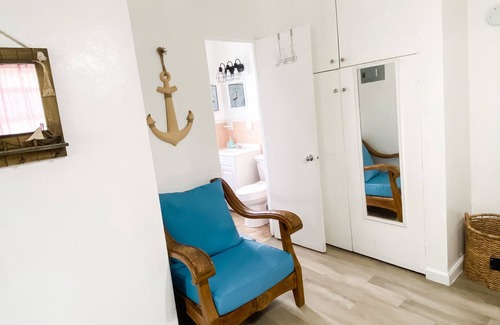 Tropic Cottage | Riverview Cottage with Private Fenced in Backyard