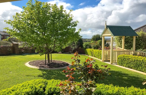 Warrnambool House | RIVERVIEW HEIGHTS Large/small Group Accommodation