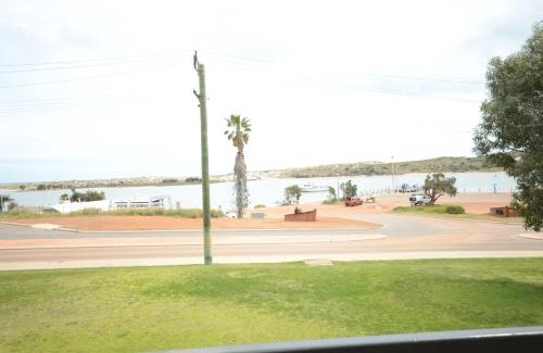 Kalbarri Apartment | Riverview Holiday Apartment 10 - Kalbarri WA