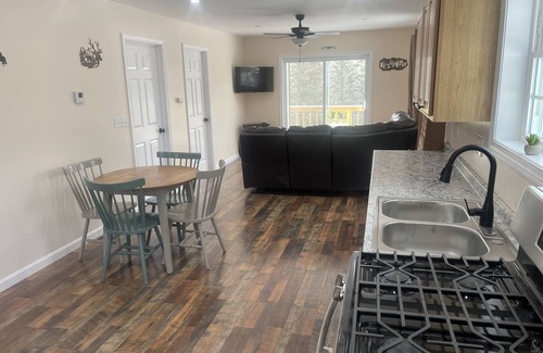 Pittsburg House | Riverview home