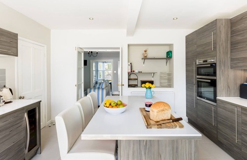 Lechlade House | Riverview House | Family home | Large garden | Pass the Keys