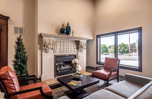 Rockford Hotel | Riverview Inn & Suites, Ascend Hotel Collection
