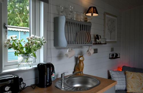 Llanfair Caereinion Resort | Riverview Lodges And Glamping