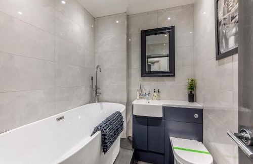 Crawcrook House | Riverview Retreat