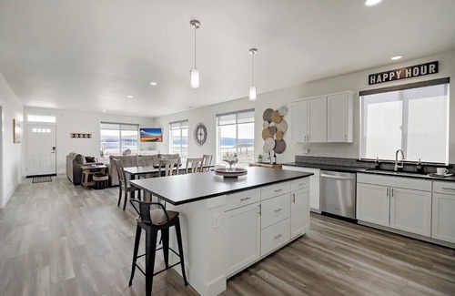 Kittitas County House | Riverview Retreat · Riverview Retreat - Community Pool open!
