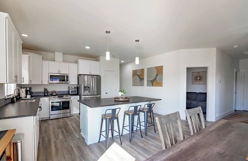 Kittitas County House | Riverview Retreat · Riverview Retreat - Community Pool open!