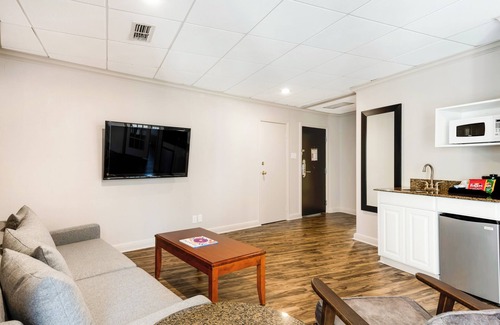 Main - Military Plaza House | RiverWalk Plaza - Presidential Suite