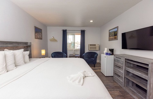 Pagosa Springs Hotel | RiverWalkInn/Boutique King Room