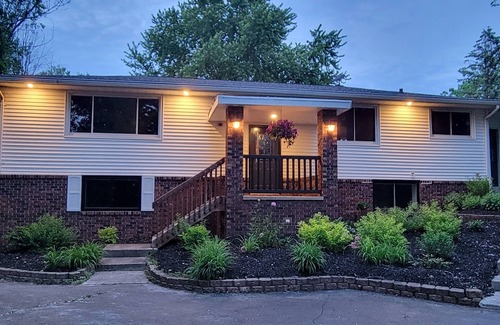 Sheboygan Falls House | Riverwoods Retreat - 3 King Beds! Spectacular 3Bed 3Bath Home Near Road America!