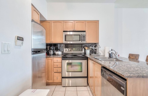 CityPlace Apartment | Rivetstays - The Harbour View