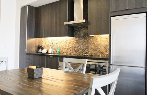 CityPlace Apartment | Rivetstays - The Harbour View