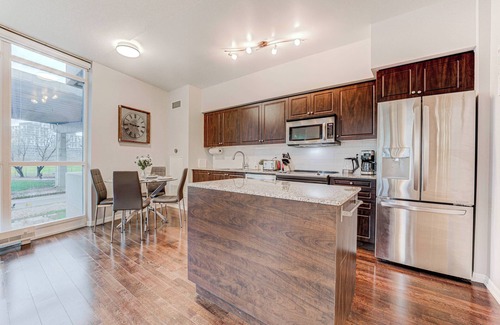 Downtown Toronto Apartment | RivetStays - The Social