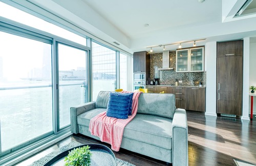 Toronto Entertainment District Apartment | RivetStays - The York