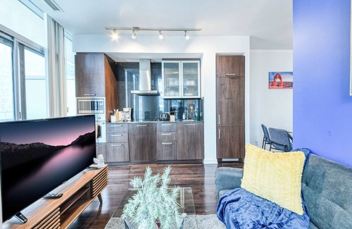 Toronto Entertainment District Apartment | RivetStays - The York